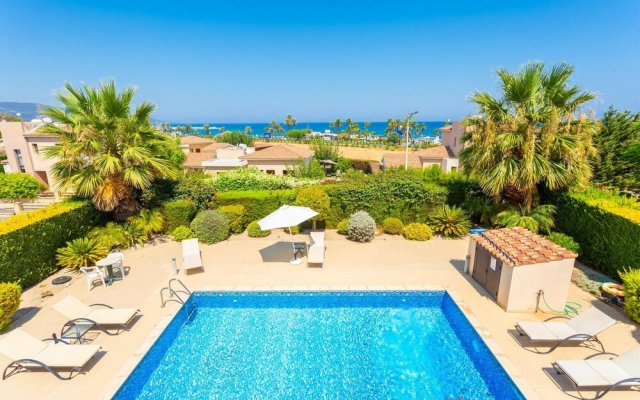 Villa Fortuna Large Private Pool Walk to Beach Sea Views A C Wifi Car Not Required - 2630