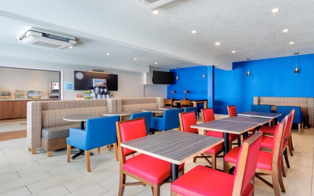 Holiday Inn Express Newberg - Wine Country by IHG