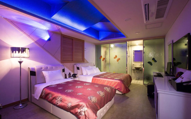 MJ Hotel