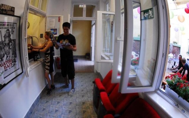 Mandarin Hostel