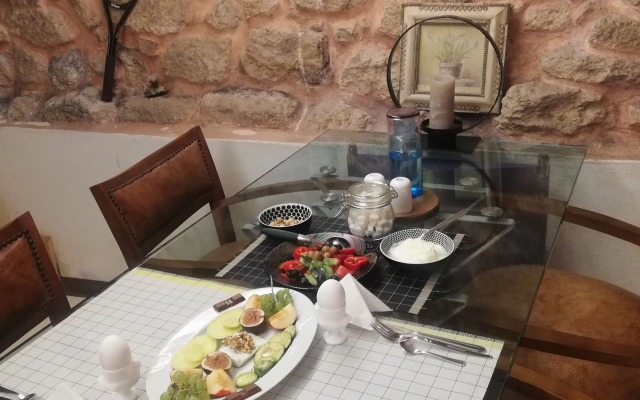 No 1 House By Valence