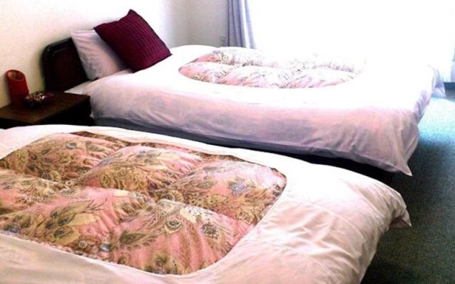 Tenjin Lodge