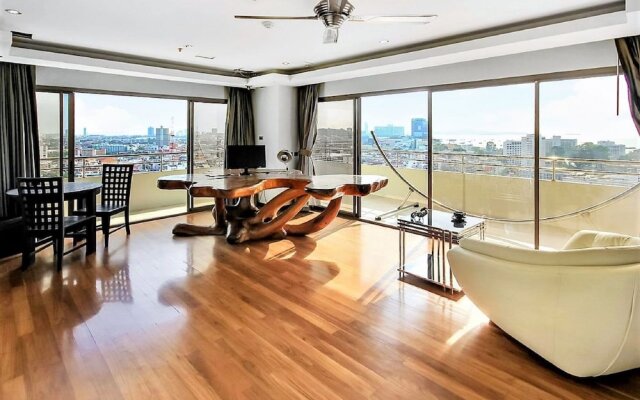 Stunning sea and City Views From This 20th Floor Condo in Cental Pattaya