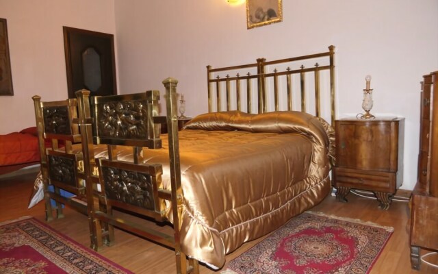 Naples Anticaglia Palace