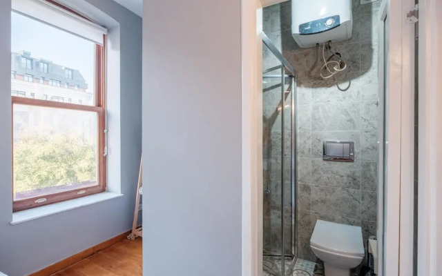 Chic Flat With Balcony 5 min to Taksim Sq