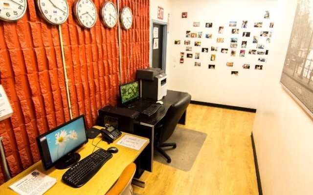 Wicked Hostels - Calgary