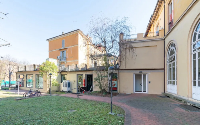 HouSmart San Mamolo 6