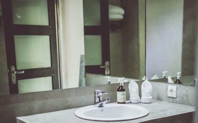 Balissimo Seminyak Suites