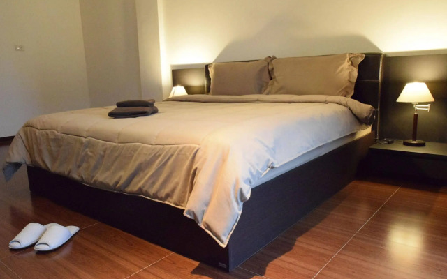 Hideaway Guest House And Bar