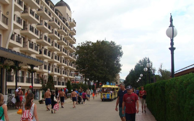 Admiral Apartments