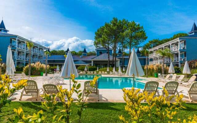 Howard Johnson by Wyndham Carilo Convention Center