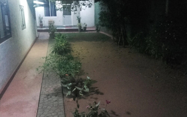 Araliya White House