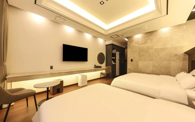 Hotel Demer