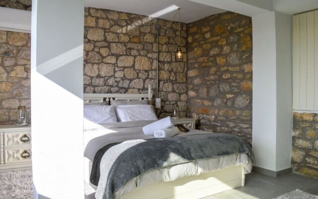 Stone studio/Amazing seaview/1km to the beach