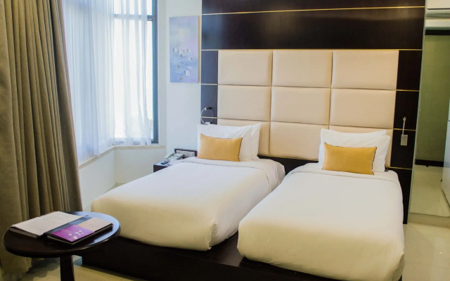 Holiday Beach Hotel Danang