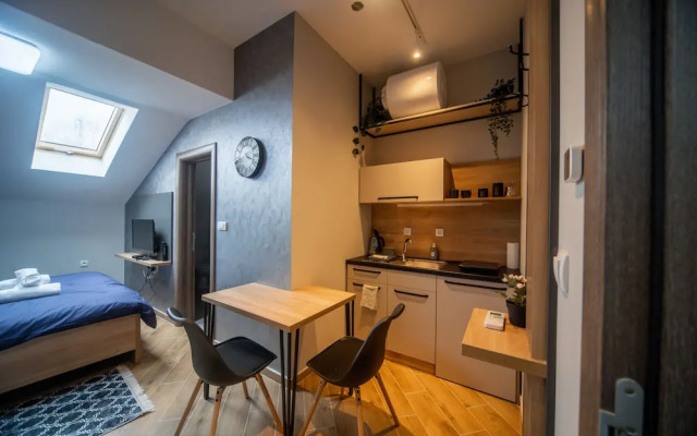 Manoir Apartments