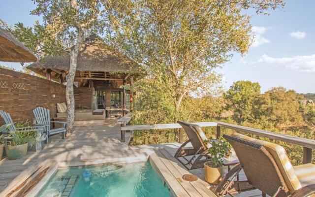 Thornybush Simbambili Lodge