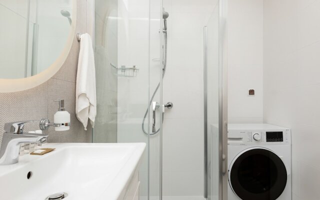 Aquamarina Prima Apartments by Renters