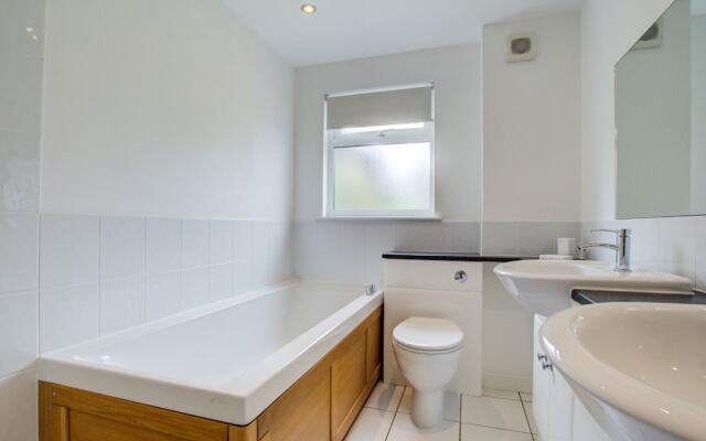 Comfy Holiday Home in Saint Columb With Garden