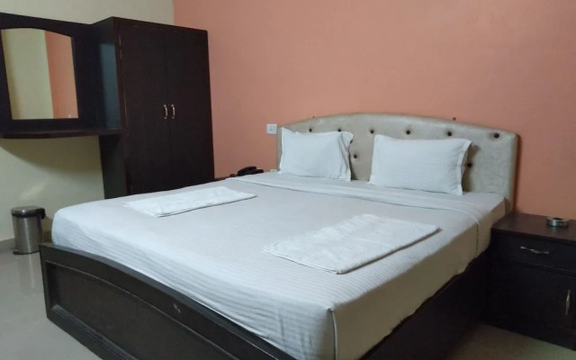 Hotel Paras Plaza