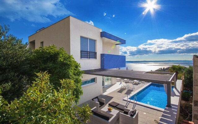 Villa Blue