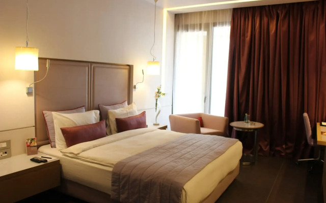 Saifi Suites Hotel