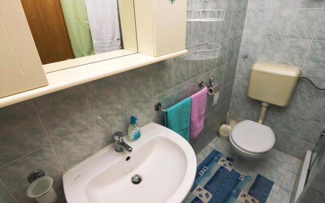 Stunning Apartment in Lukovo Sugarje With 3 Bedrooms, Wifi and Outdoor Swimming Pool