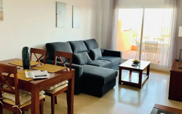 Seaview 2 Bed Apartment Sleeps 4 - Terrace - Pool