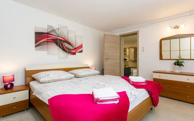 Lovely Apartment With Terrace & Garden Grill