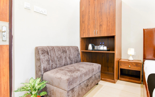 Super Townhouse Kaikhali Near Airport