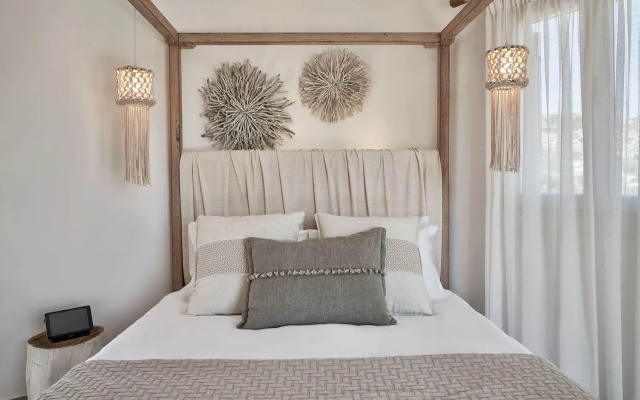Volcano Luxury Suites Milos - Adults Only