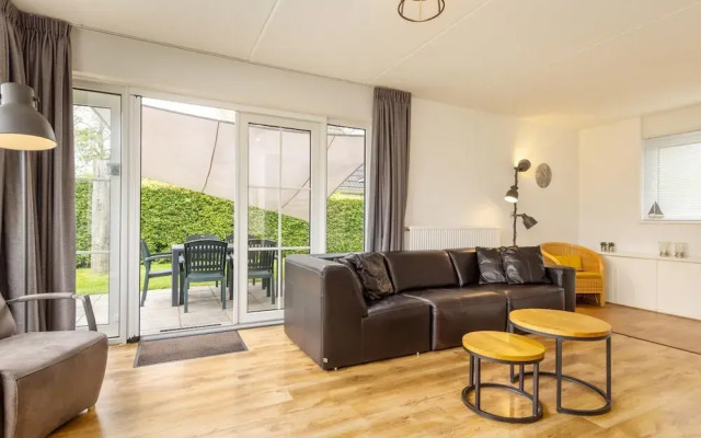 Canal-side Bungalow Stay