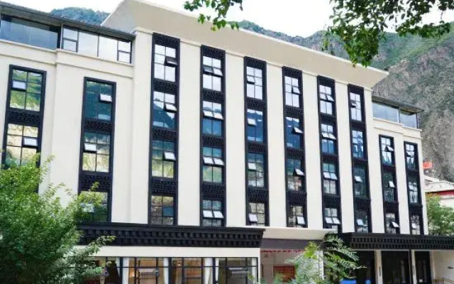 Senge Hotel
