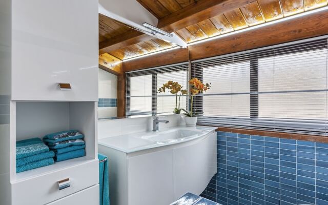 Engaging Apartment in Messina With Balcony