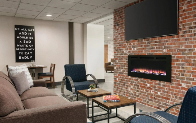 Four Points by Sheraton Raleigh Arena