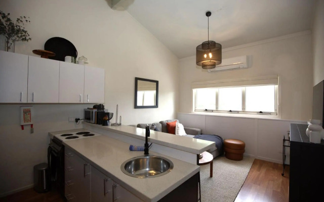 Razorback 13/1 Gippsland Street