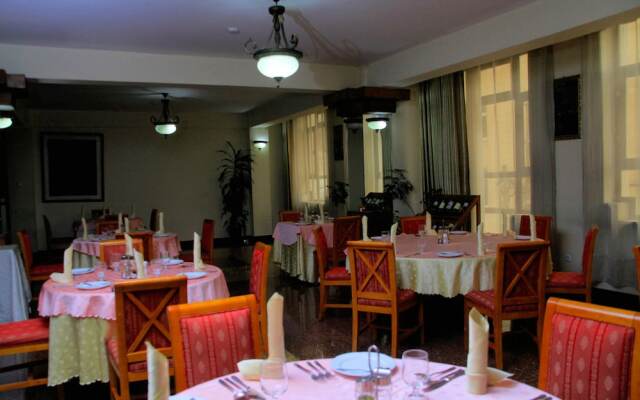 Axum Hotel Addis