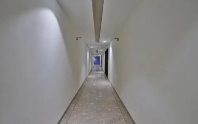 Hotel Milan Food Court by OYO Rooms