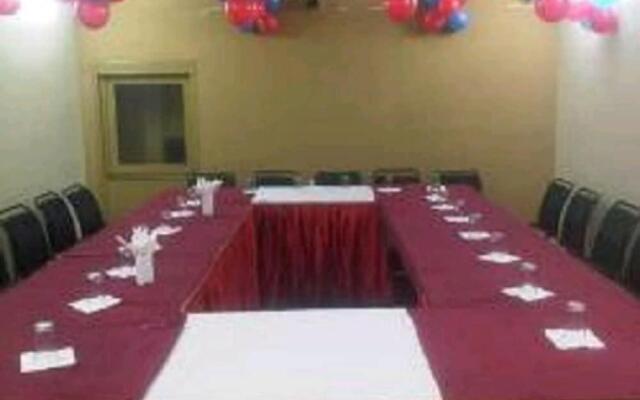 Hotel Rajdhani Plaza