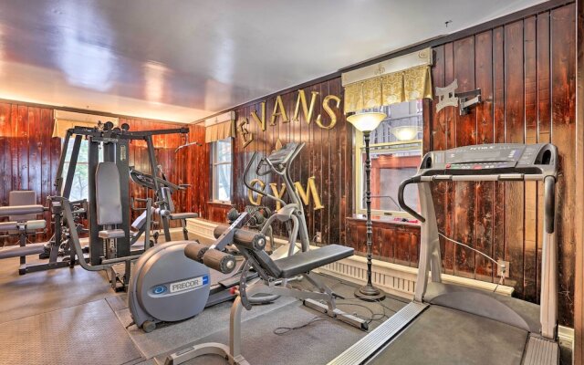 1 Mi to Lake Wallenpaupack: Spacious Poconos Villa