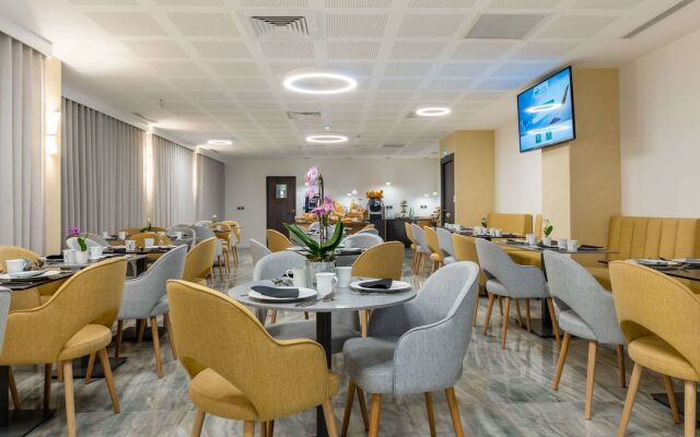 Brit Hotel Paris Orly