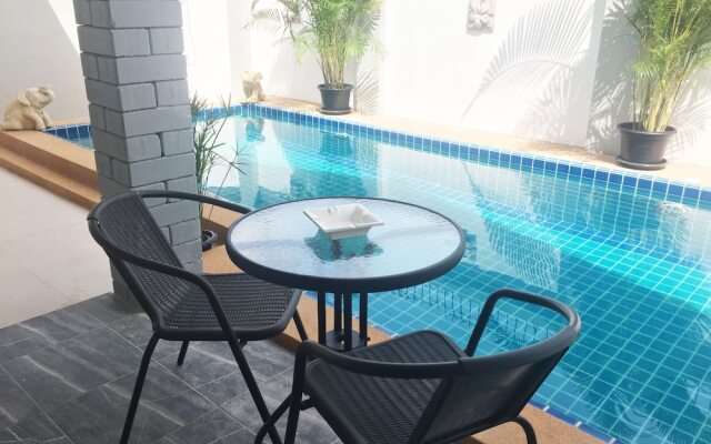 3 bedroom Pool Villa Near Walking St