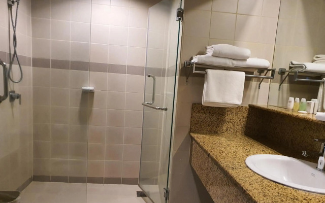 Crown Regency Serviced Suites