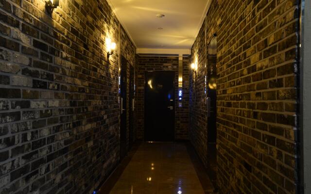 B&F Hotel