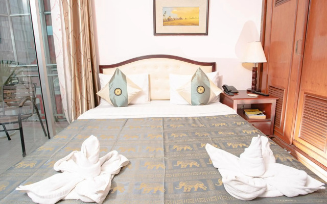Silver Mounts Hotel