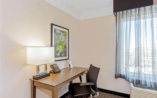 La Quinta Inn & Suites by Wyndham Panama City