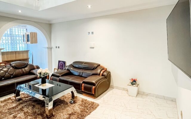 Aduk Guest House