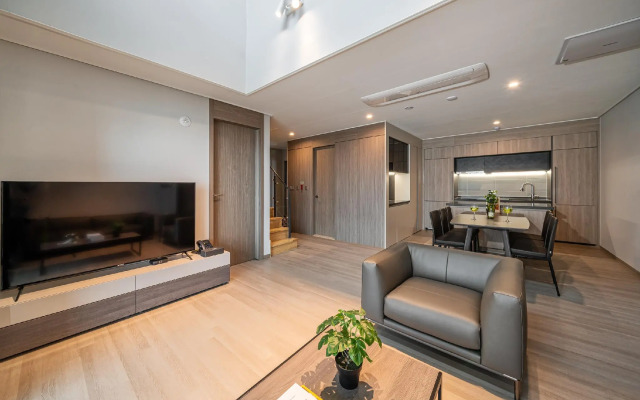 Sokcho I Park Suite Hotel and Resort