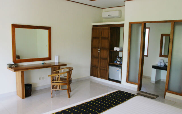 Puri Sari Beach Hotel