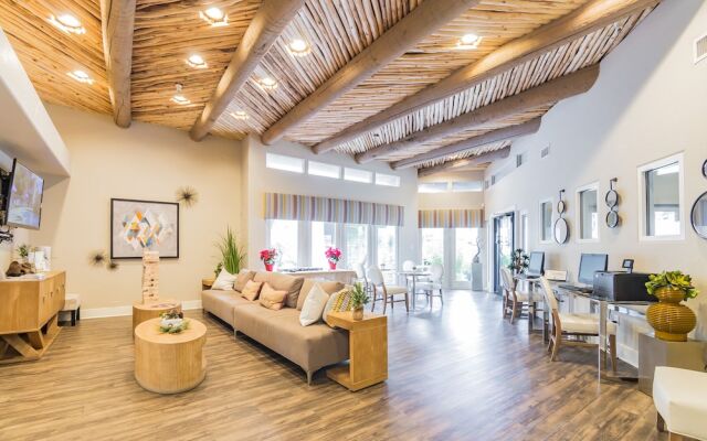 Luxury Scottsdale Suite + Pool + Gym